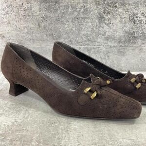 Vintage Stuart Weitzman brown suede gold tone hardware heel pumps shoes size 8